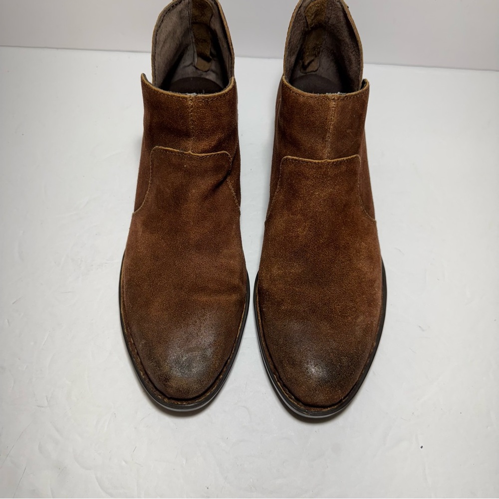Born Kerri Cognac Brown Distressed Suede Women's Bootie Sz 10 Western Back Zip - Picture 3 of 15